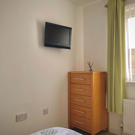 Bright 2-Bedroom Apartment With Parking In Montrose Extérieur photo